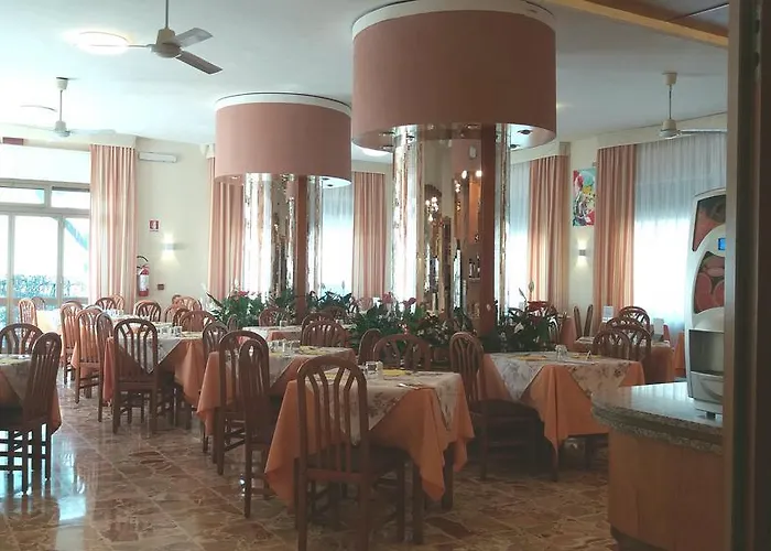 فندق Kristall 3*