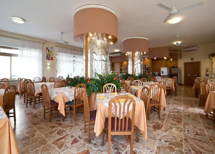 فندق Kristall 3*