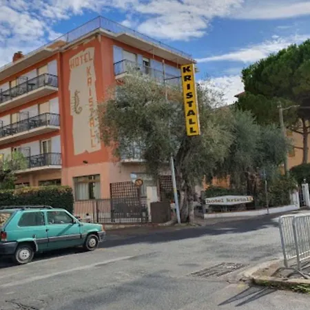 فندق Kristall 3*