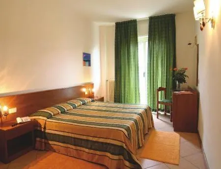 Ξενοδοχείο Kristall 3*