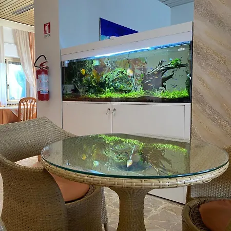 Kristall 3* دْيانو مارينا