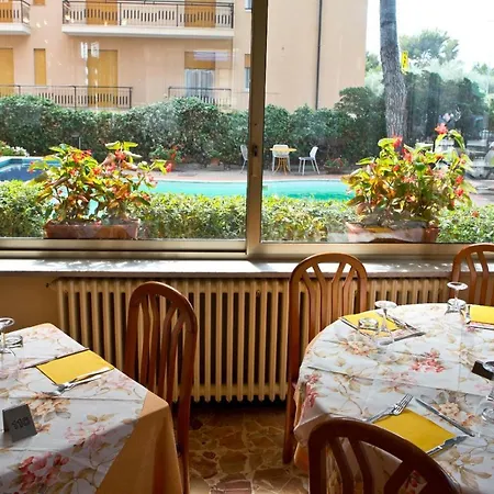 Kristall 3* دْيانو مارينا